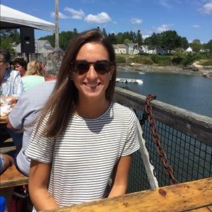 Meet your Posher, Lauren